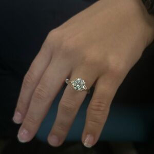 3 Carat Moissanite ring with Sparkling Clear Stone